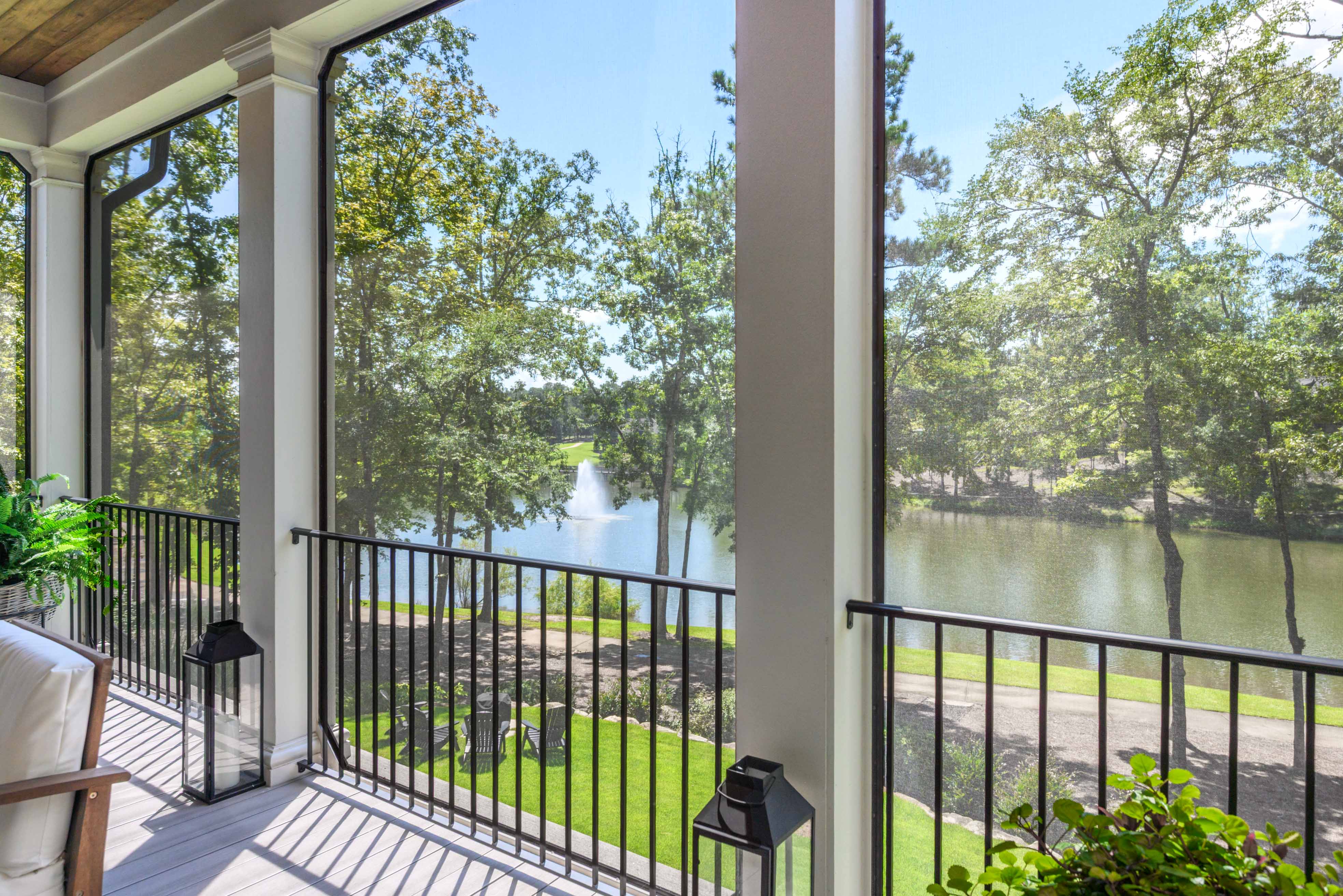 1041 Holt's Ferry image 12